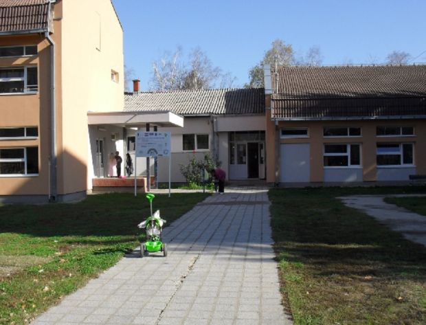 Масовно тровање деце у Трстенику: Око 40 деце и неколико запослених се јавило лекару